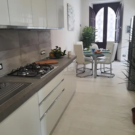 Via Lombardo Giardini Naxos